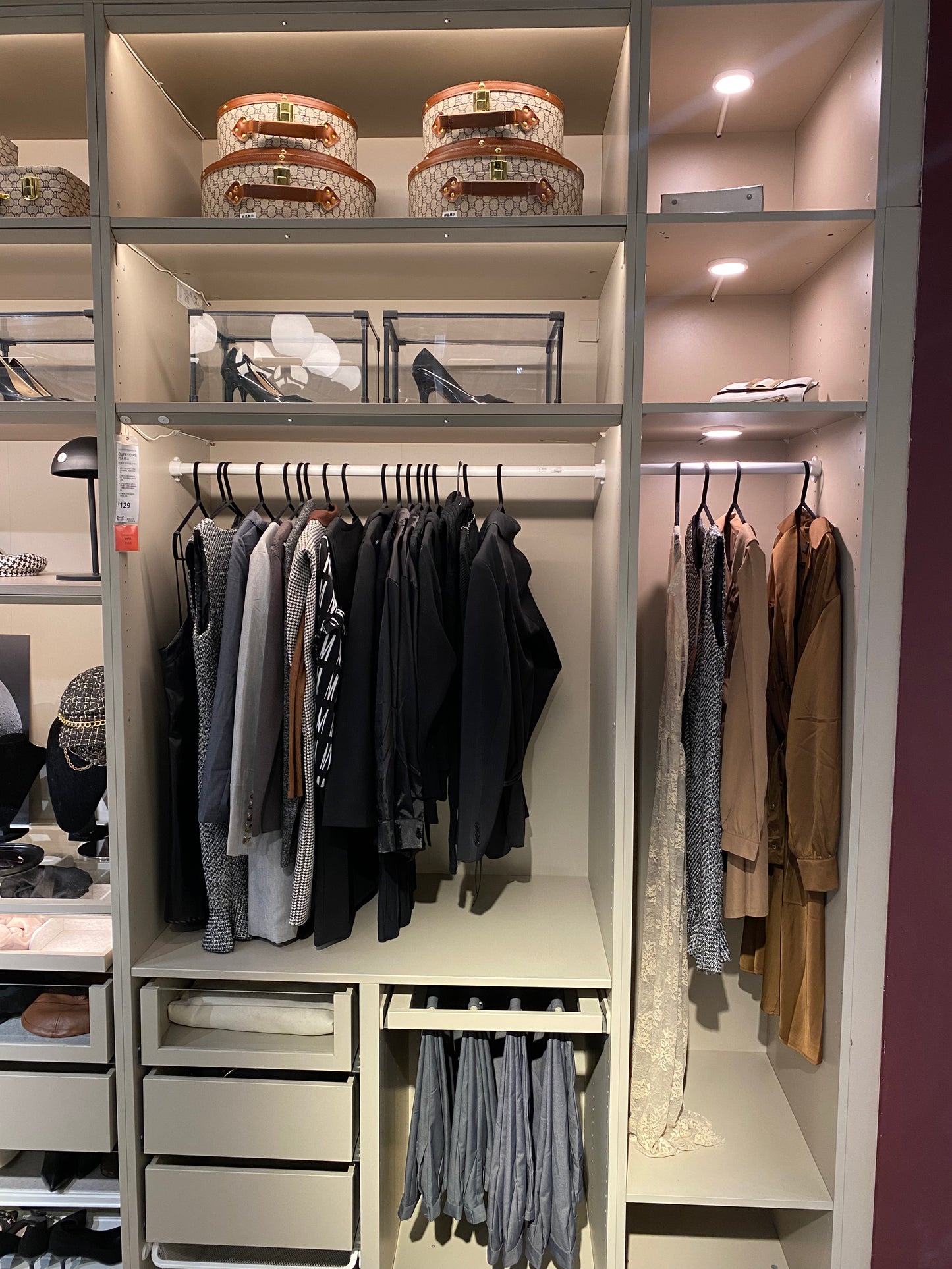 Minimalist Modern Wardrobe